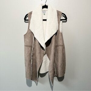 SUSINA- Soft White and Tan Vest Size M